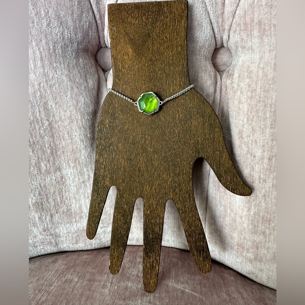 NWT Kendra Scott Cynthia Peridot Bracelet - Rhodium Plated, August Birthstone